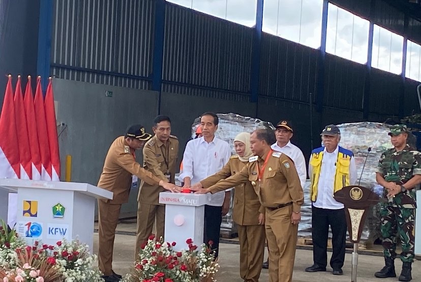 Presiden Republik Indonesia, Joko Widodo saat meresmikan TPA Supit Urang, Kota Malang (Foto: Lalu Theo/Ngopibareng.id)