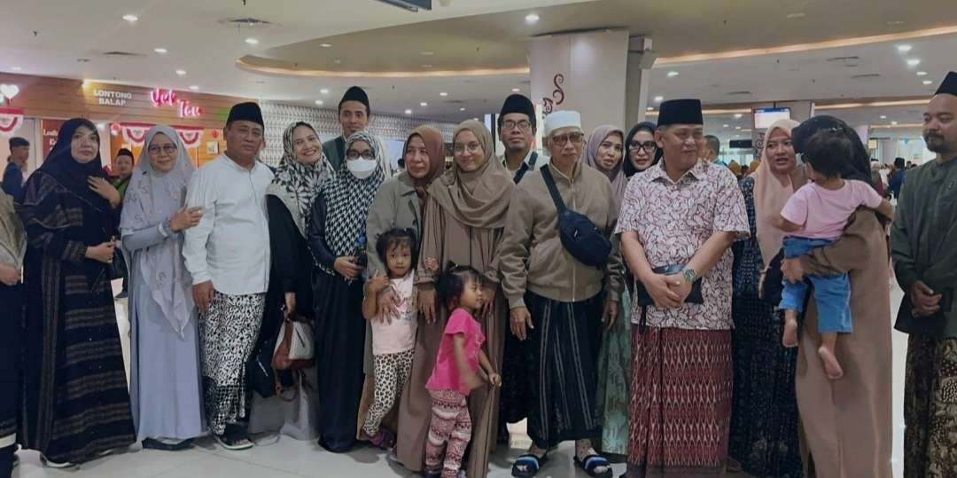 Mereka yang berkesempatan berangkat untuk ibadah umrah di Tanah Suci, Makkah dan Madinah. (Foto: dok/ngopibareng.id)