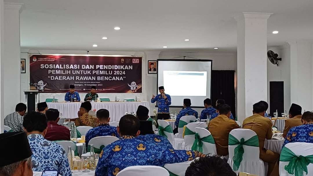 KPU Lamongan sedang sosialisasi distribusi logistik pemilu terkait ancaman bencana (Foto : Imron Rosidi/ngooibareng.id)