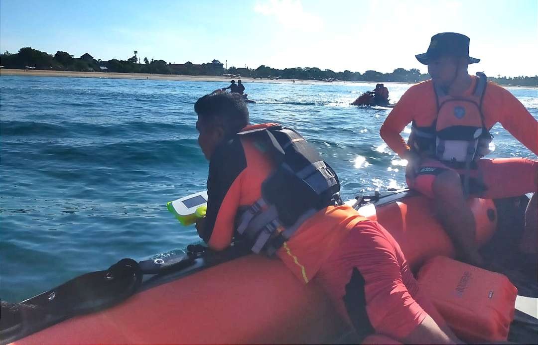 Tim SAR sedang melakukan pencarian korban (Foto: Basarnas Bali)