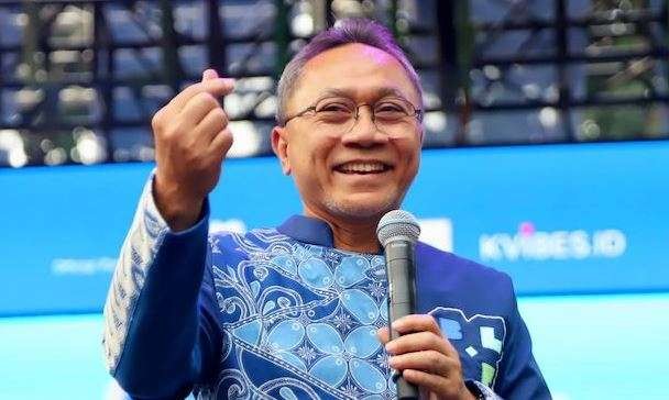 Ketua Umum PAN sekaligus Menteri Perdagangan, Zulkifli Hasan alias Zulhas dilaporkan ke polisi terkait candaan bacaan salat. (Foto: Istimewa)