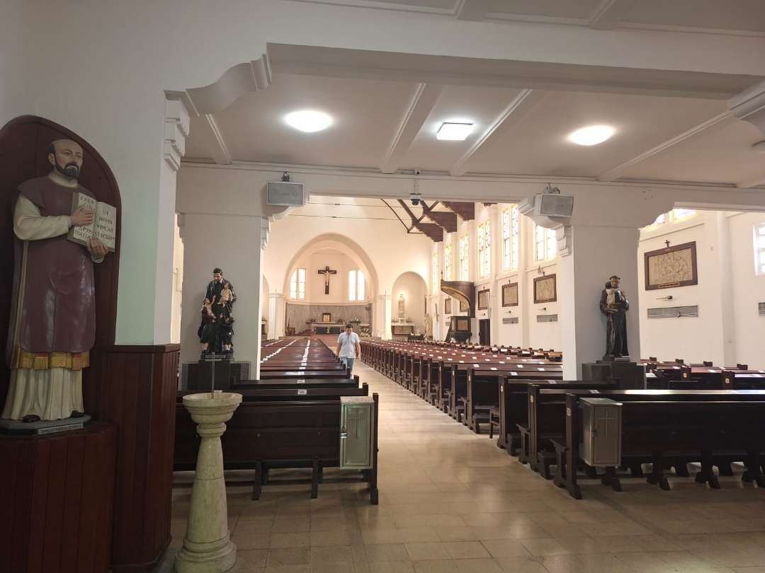 Tampaknya dalam Gereja Katedral Hati Kudus Yesus, Jalan Polisi Istimewa, Surabaya. (Foto: Julianus Palermo/Ngopibareng.id)