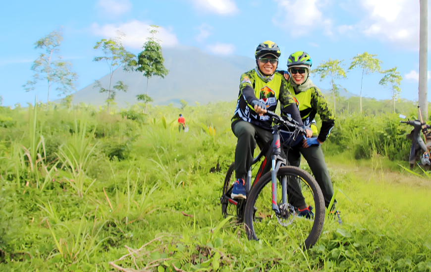 Pemkab Lumajang punya cara unik untuk mengenalkan keindahan alam di wilayahnya. Kali ini lewat event bagi pecinta sepeda atau gowes, Beauty of Lemongan. (Foto: Kominfo Lumajang)