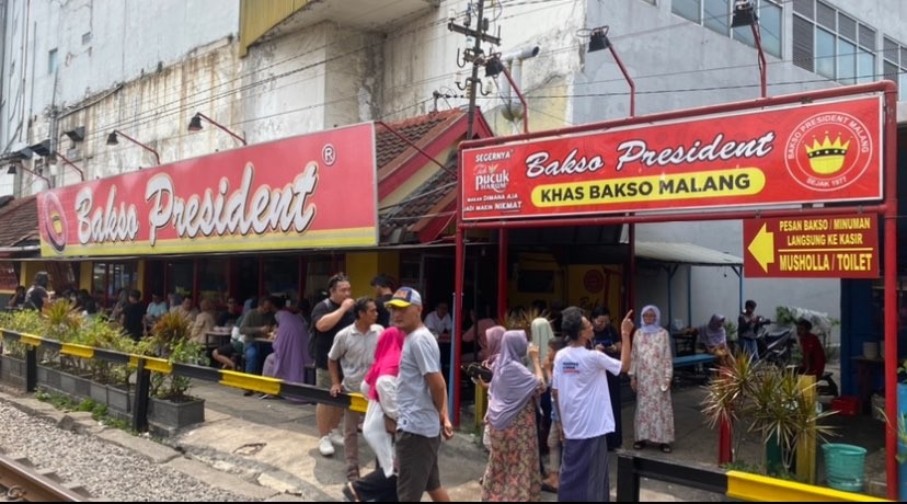 Outlet Bakso President di Jalan Batanghari, Kota Malang (Foto: Lalu Theo/Ngopibareng.id)