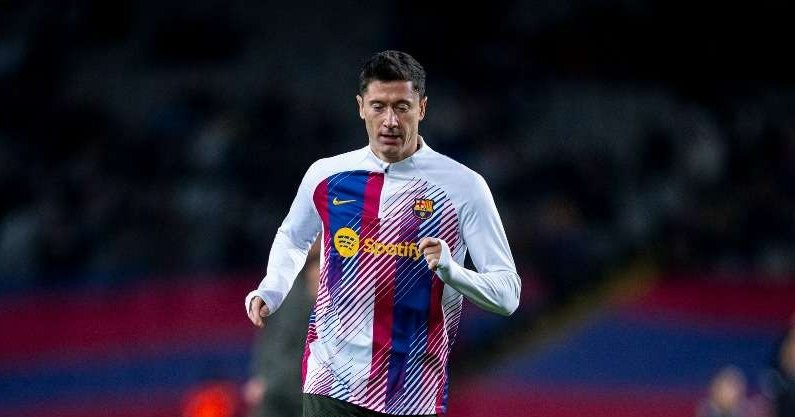 Robert Lewandowski dikabarkan sedang berselisih dengan Xavi Hernandez