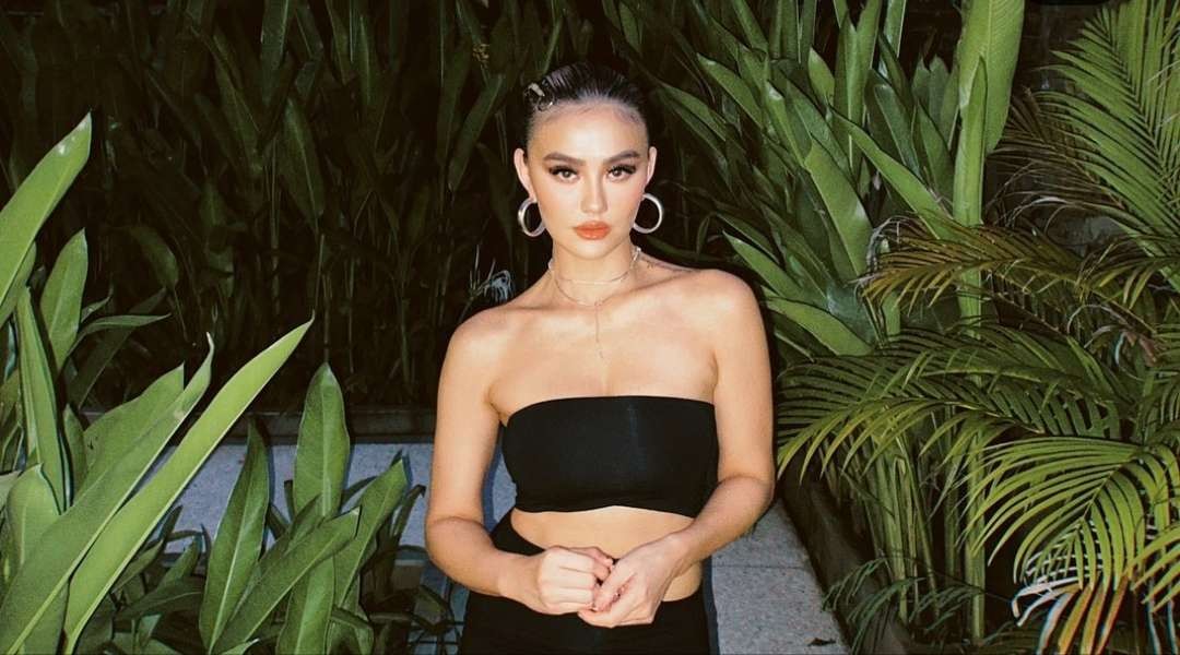 Agnez Mo diultimatum pencipta lagu Ari Bias agar tidak menyanyikan lima lagu ciptaannya. (Foto: Instagram @agnezmo)