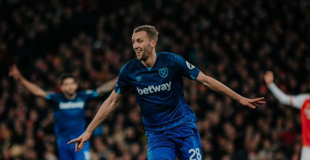 Tomas Soucek menjadi pencetak gol pertama West Ham saat mengalahkan Arsenal 2-0