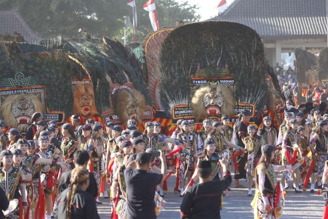 Pertunjukan Reog Ponorogo di depan Kantor Pemerintah Kabupaten Ponorogo. (Foto: dok. kominfo ponorogo)