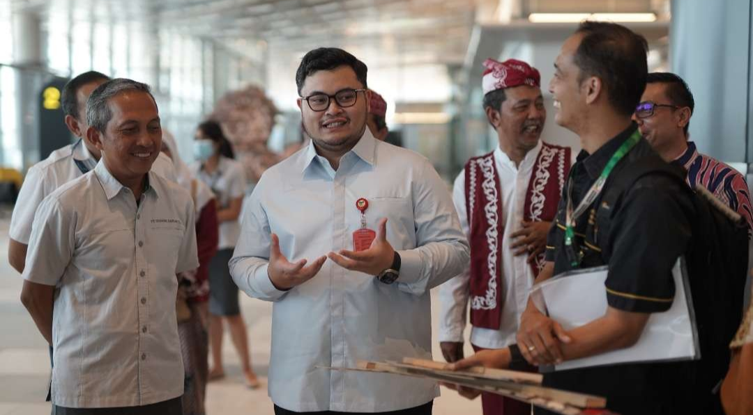 Mas Dhito siapkan stand khusus bagi UMKM Kabupaten Kediri di Bandara Dhoho, Kabupaten Kediri. (Foto: Istimewa)