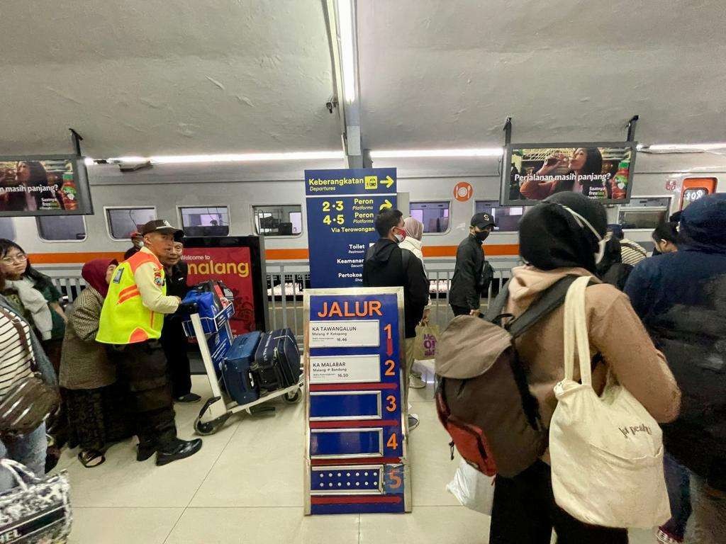 Kereta Api Malabar relasi Malang -  Bandung terlambat berangkat dampak tabrakan antara Kereta Api Turangga dan Kereta Api Bandung Raya. (Foto: Dok. PT KAI.