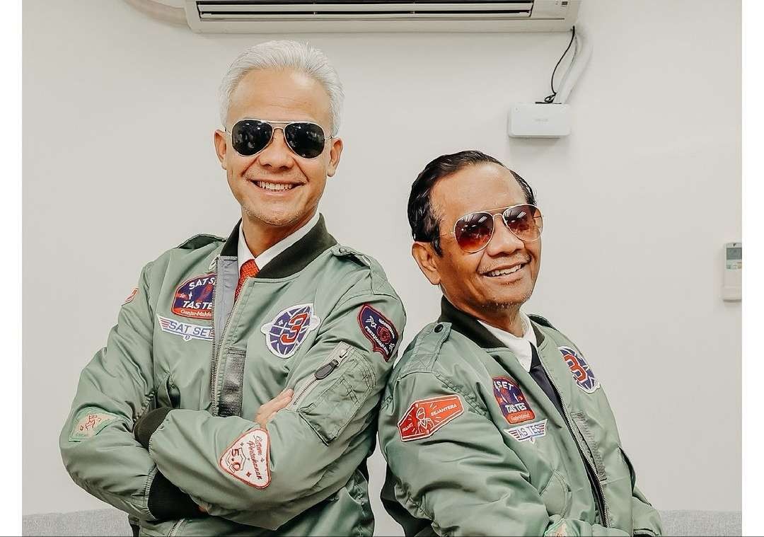 Top Gun Ganjar Pranowo dan Mahfud MD couplean jaket bomber. (Foto: Instagram @ganjar_pranowo)