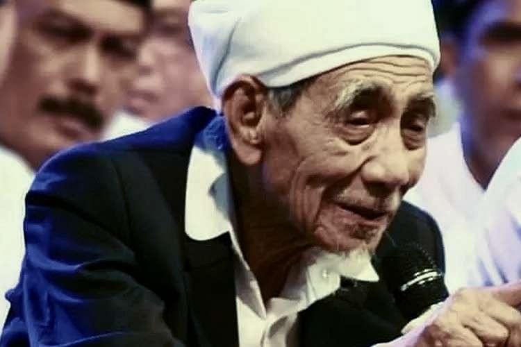 KH Maimoen Zubair alias Mbah Moen. (Foto: dok/ngopibareng.id)