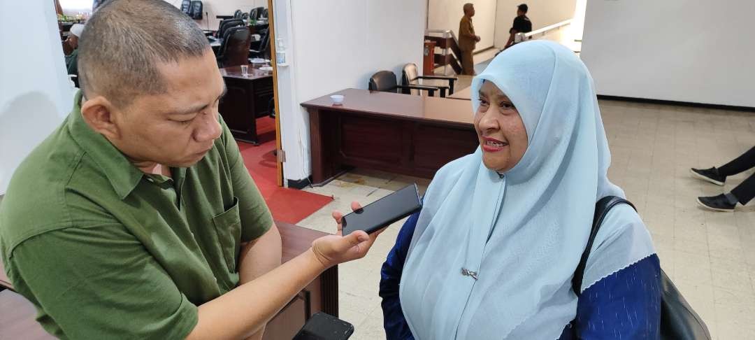 Wakil Ketua DPRD Kota Kediri Firdaus angkat bicara terkait maraknya aksi pengerusakan Alat Peraga Kampanye (APK).  (Foto: Fendi Lesmana/Ngopibareng.id)