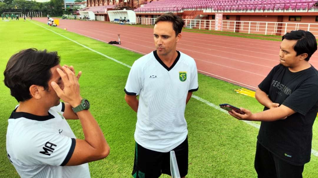 Pelatih Persebaya, Paul Munster. (Foto: Fariz Yarbo/Ngopibareng.id)