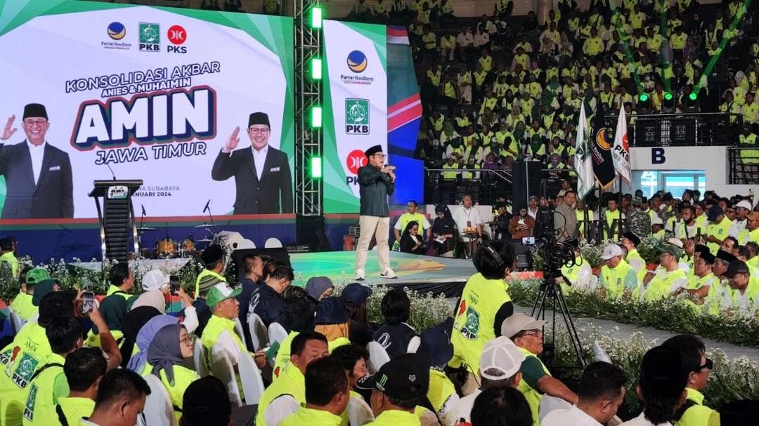 Cawapres nomor urut satu, Muhaimin Iskandar saat memberikan arahan dalam konsolidasi akbar Amin Jatim di DBL Arena, Surabaya, Rabu 10 Januari 2024. (Foto: Fariz Yarbo/Ngopibareng.id)