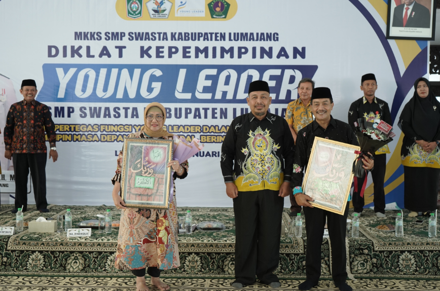 Pj. Bupati Lumajang, Indah Wahyuni (Yuyun) saat hadir dalam  Diklat Kepemimpinan 'Young Leader', bertempat di Pendopo Arya Wiraraja Lumajang, Sabtu 13 Januari 2024. (Foto: Kominfo Lumajang)