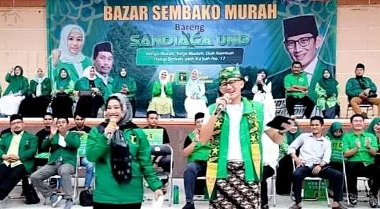 Ketua Dewan Pakar TPN Ganjar - Mahfud, Sandiaga Uno memompa semangat kader PPP memenangkan Ganjar-Mahfud dan PPP  pemenang Pemilu 2024 di Situbondo. (Foto: Dokumen PPP Situbondo)