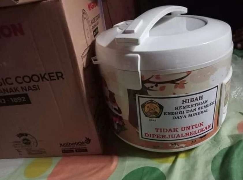 Rice cooker gratis dari Kementerian ESDM. (Foto: Istimewa)