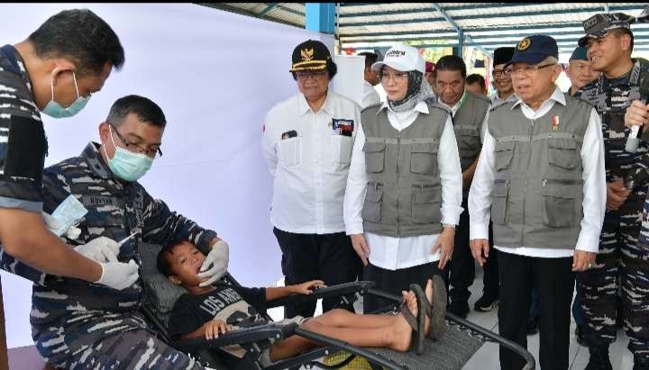 Wakil Presiden (Wapres) Ma'ruf Amin  meluncurkan Tanara Cleap Up, di Taman Batu Qur'an, Masjid Syech Nawawi Tanara, Kecamatan Tanara, Kabupaten Serang, Provinsi Banten (Foto: Setwapres)