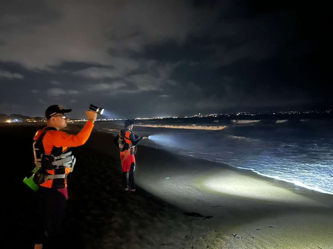 Tim SAR sedang melakukan penyisiran di sekitar lokasi kejadian. (Foto: Basarnas Bali)