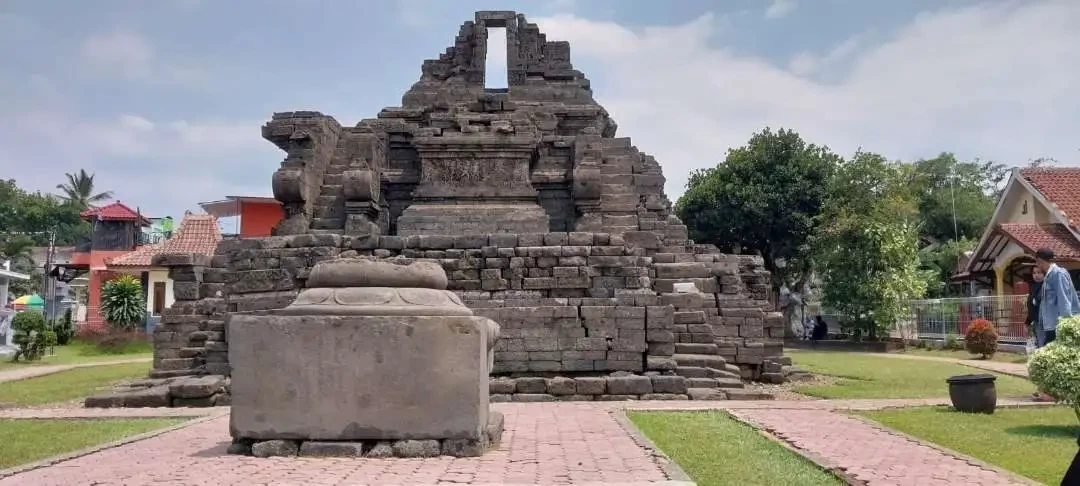 Candi Jago yang terletak di Tumpang, Kabupaten Malang, jadi salah satu tujuan wisata sejarah di Malang raya. Candi peninggalan Raja Singasari terakhir. (Foto: Dyah Ayu Pitaloka/Ngopibareng.id)