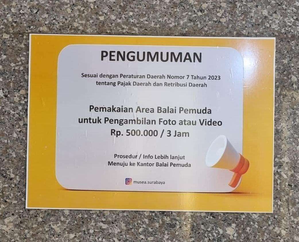 Pengumuman pemakaian area Balai Pemuda Surabaya untuk komersial berbayar sudah dicabut. (Foto: Istimewa)