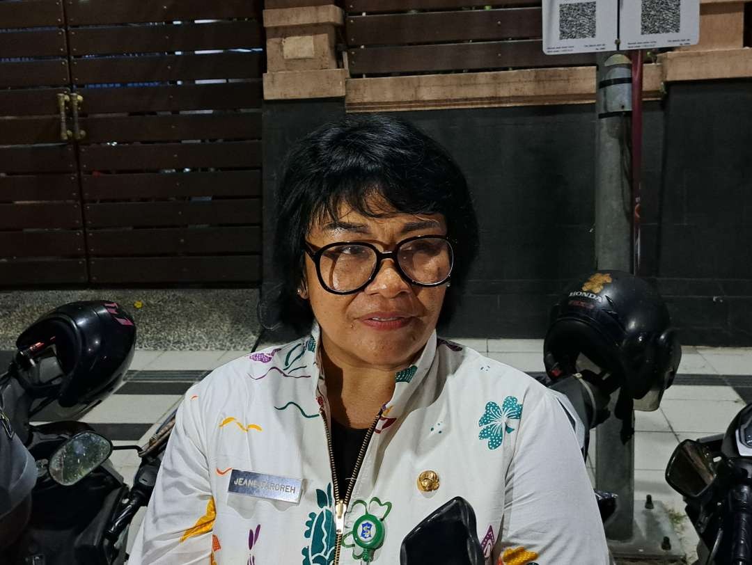 Kepala UPT Parkir Dishub Kota Surabaya, Jeane Taroreh lanjutkan parkir non tunai Qris. (Foto: Pita Sari/Ngopibareng.id)