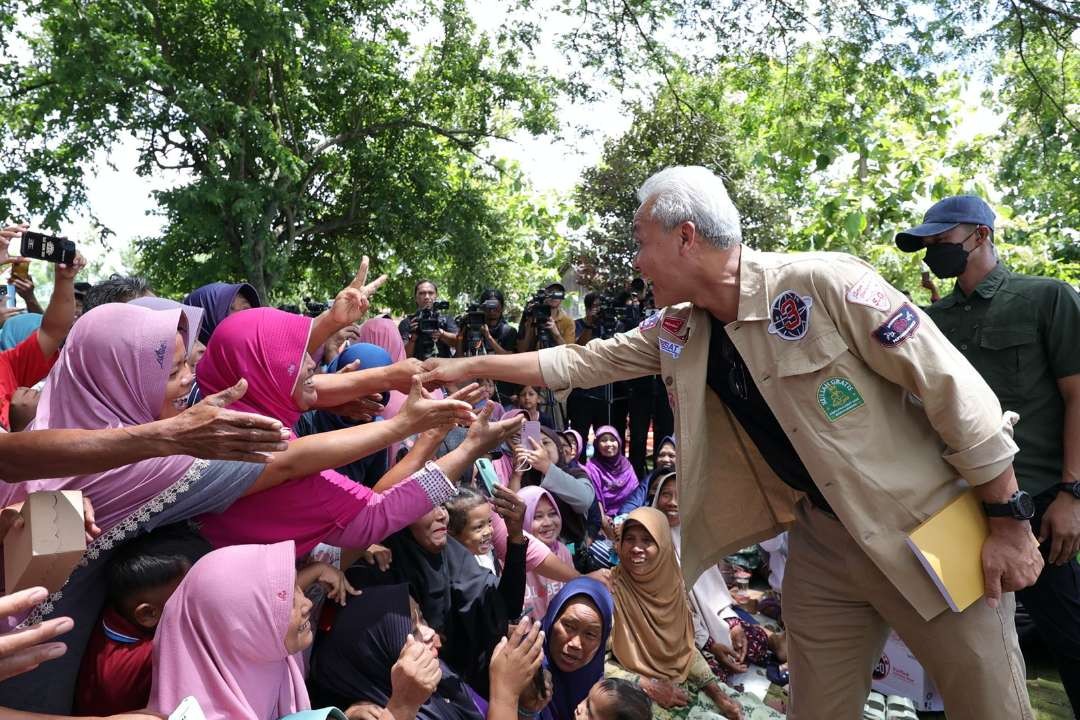 Capres 2024 Ganjar Pranowo sambangi tumah Dr Radjiman, kawan Soekarno. (Foto: Tim Media Ganjar)