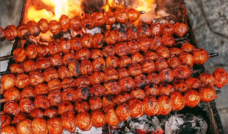 Bakso Bakar di Kota Malang, lezat dimakan saat hujan. (Foto: Amazin Food)