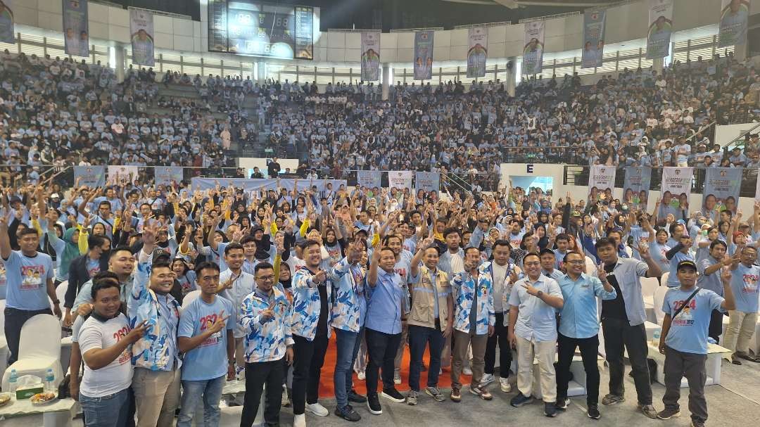 Suasana Deklarasi Brigade 1912-Prabowo Gibran Jawa Timur di DBL Arena, Surabaya, pada Minggu 21 Januari 2024. (Foto: Julianus Palermo/Ngopibareng.id)