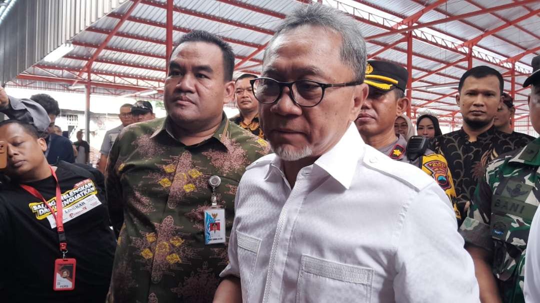 Menteri Perdagangan (Mendag) Zulkifli Hasan kunjungan kerja di Cepu, bicara soal isu ramai-ramai menteri mundur dari kabinet Presiden Jokowi. (Foto: Ahmad Sampurno/Ngopibareng.id)