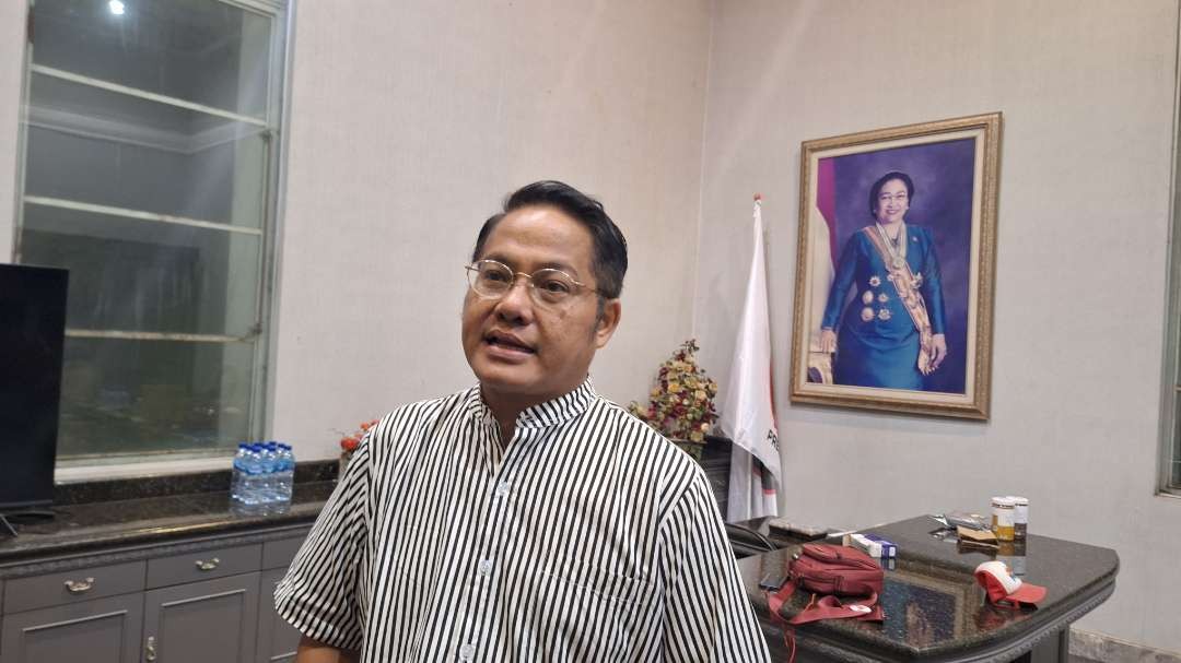 Direktorat Isu Strategis dan Narasi Politik TPD Ganjar Mahfud Jatim, Ronny Mustamu. (Foto: Julianus Palermo/Ngopibareng.id)