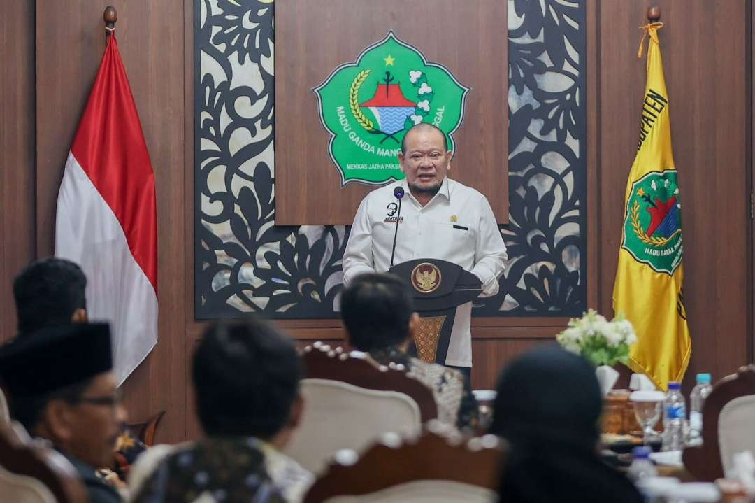 Ketua DPD RI AA LaNyalla Mahmud Mattalitti mengajak para pemangku kepentingan bangsa untuk mencari jalan keluar atas persoalan garam nasional dan menghentikan impor garam. (Foto: Tim Media LaNyalla)