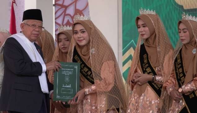 Wapres ketika menghadiri Haul ke-52 KH Ma'shoem Ahmad di Pondok Pesantren Kauman Lasem. (Foto: Setwapres)