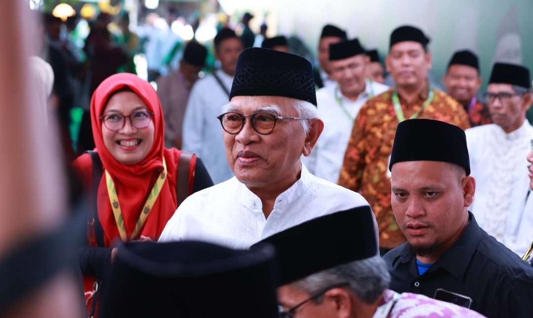 KH Ahmad Mustofa Bisri, Mustasyar PBNU, saatKonferensi Besar (Konbes) Nahdlatul Ulama dan Halaqah Nasional Strategi Peradaban Nahdlatul Ulama di Pondok Pesantren Al-Munawwir Krapyak, Yogyakarta, Senin (29 Januari 2024). (Foto: ltn-pbnu)