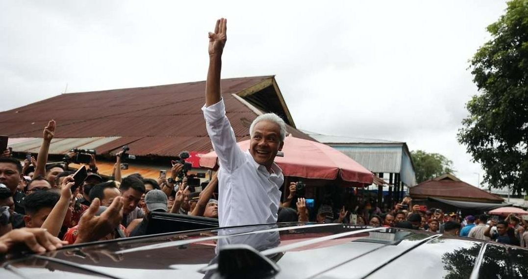 Capres 2024 Ganjar Pranowo saat berada di Pasar Tomohon. (Foto: Tim Media Ganjar)