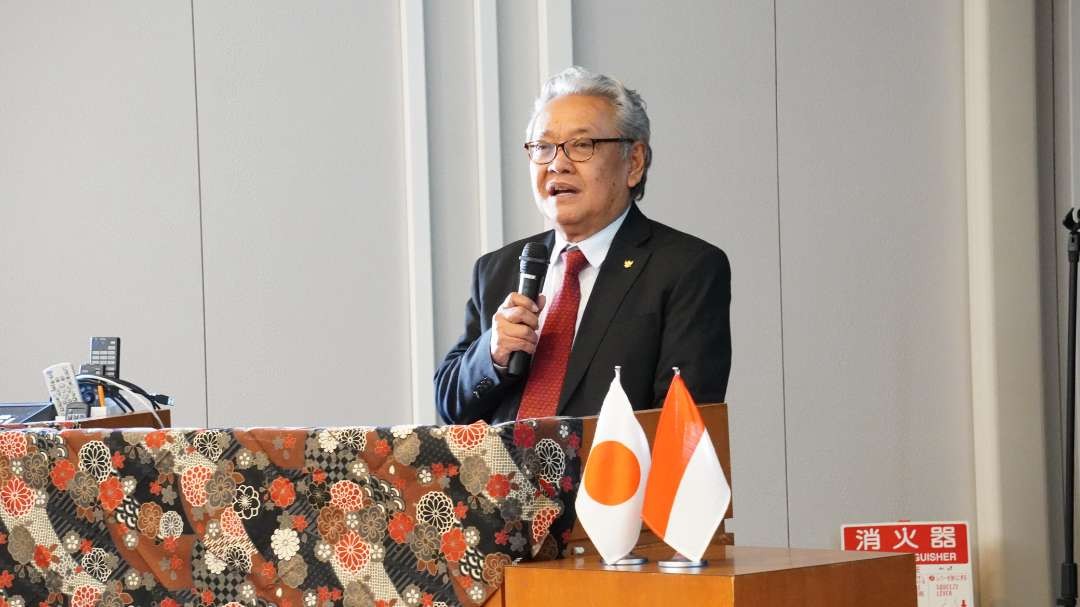 Dubes Heri Akhmadi menyampaikan kuliah tamu berjudul ‘Strengthening Relationship between Indonesia and Japan: Role of Academia and University. (Foto: Dok KBRI Tokyo)