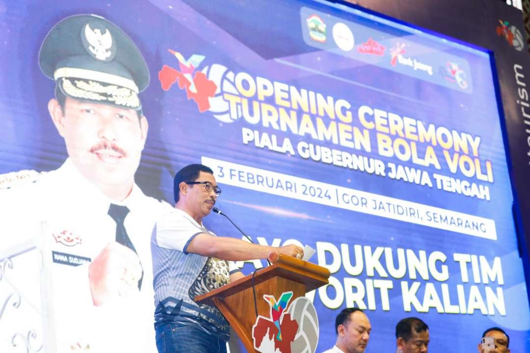 Penjabat (Pj) Gubernur Jawa Tengah, Nana Sudjana mengatakan, turnamen bola voli Piala Gubernur Jateng menjadi awal rangkaian agenda sport tourism di Jawa Tengah tahun 2024. (Pemprov Jateng)