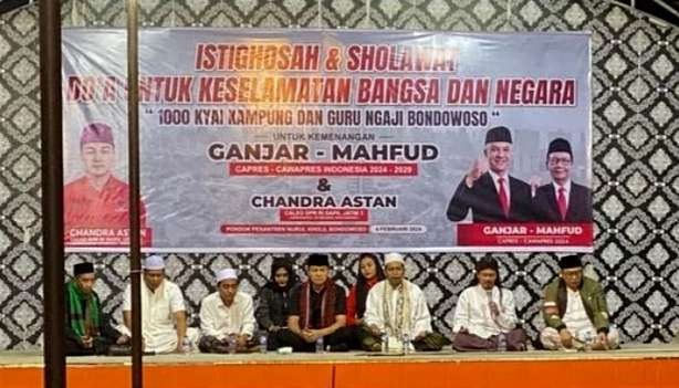 Para kiai kampung dan guru ngaji Bondowosp doa bersama untuk kemenangan Ganjar - Mahfud di Pilpres 2024.(Foto: Dokumen Ponpes Nurul Kholil Bondowoso)