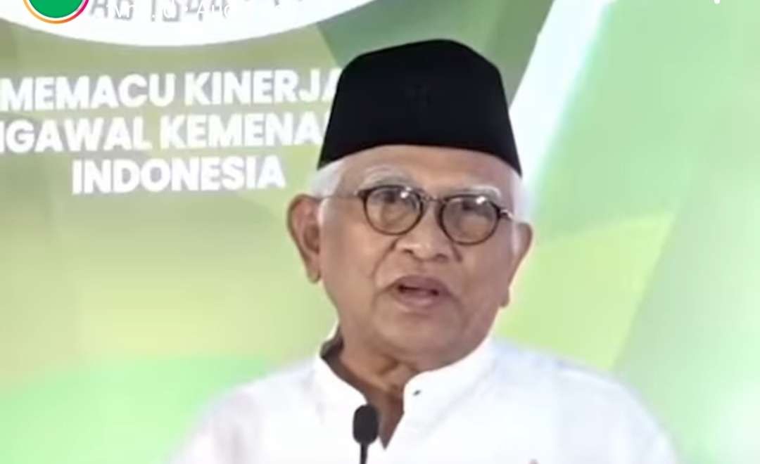 KH Ahmad Mustofa Bisri, Pengasuh Pondok Pesantren Raudlatul Thalibiin, Leteh, Rembang.(Foto:dok/ngopibareng.id),