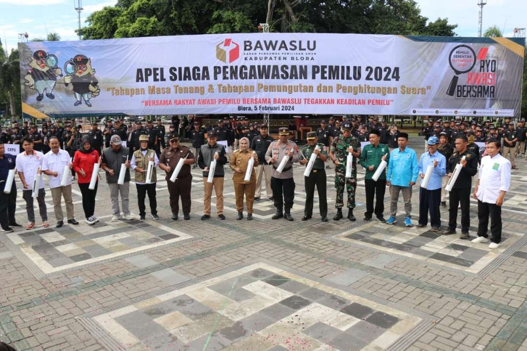 Apel siaga pengawasan Pemilu 2024 di alun-alun Kabupaten Blora belum lama ini.