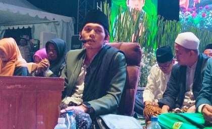 Gus Muhammad Iqdam al-Blitari, dalam suatu pengajian umum. (Foto:bro for ngopibareng.id)