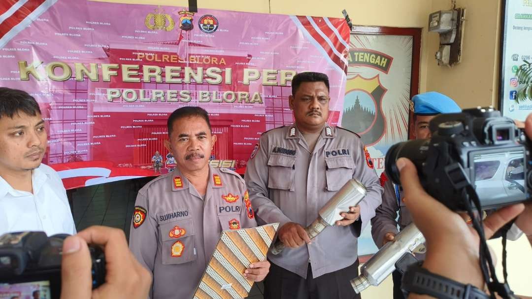 Kapolsek Kedungtuban, AKP Sujiharno, saat memberi keterangan pada Jumat 9 Februari 2024.