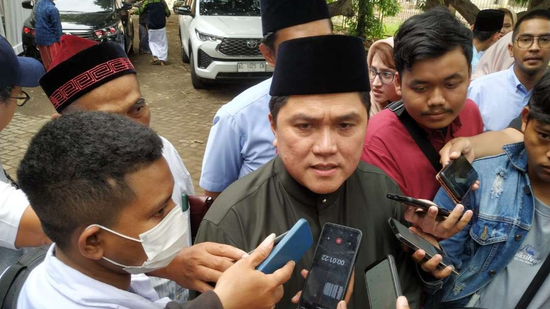 Ketua Umum PSSI Erick Thohir menjelaskan epada wartawan apakah liga 1 siap pakai VAR. (Foto: Fendhy Plesmana/Ngopibareng.id)