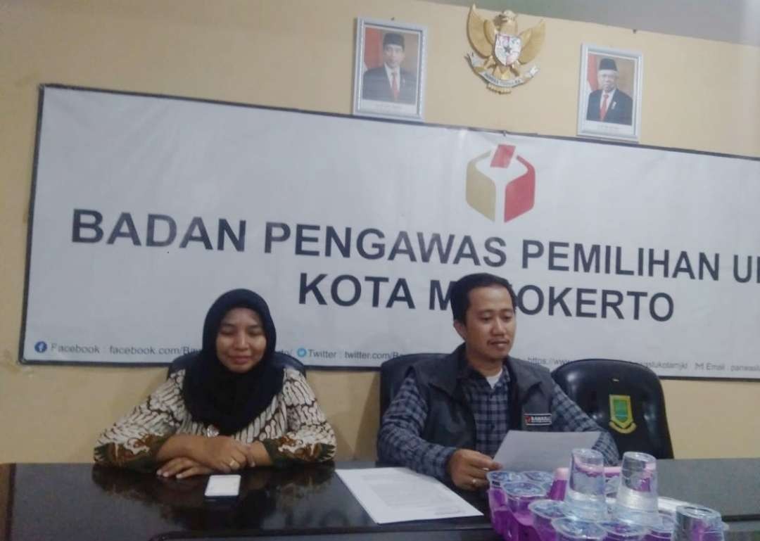 Ribuan APK dan BK ditertibkan selama masa kampanye Pemilu 2024.(Foto: Deni Lukmantara/Ngopibareng.id)