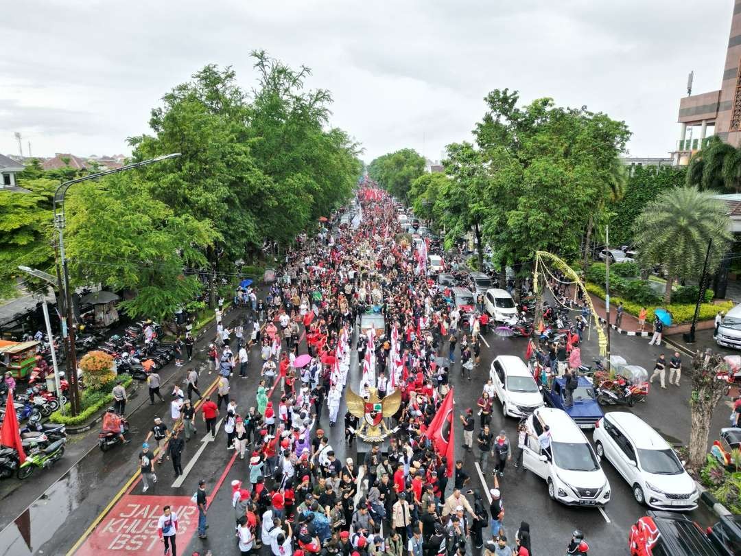 Ratusan ribu warga Solo teriakkan "Solo bukan Gibran". (Foto: TIm Media Ganjar)