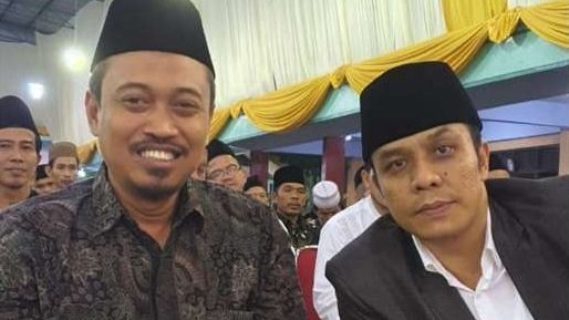 Ust Ma'ruf Khozin. Alhamdulillah bisa sowan Yai Huda dan Gus Kautsar. (Foto: aku fb)