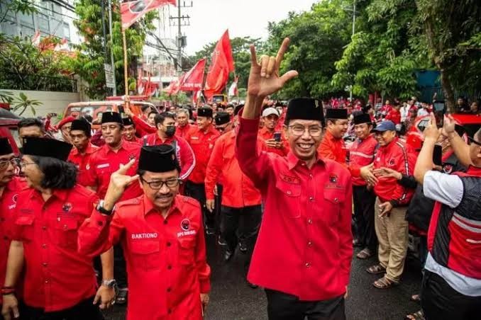 Ketua DPC PDI Perjuangan Kota Surabaya Adi Sutarwijono (kanan) dan Sekretaris DPC PDIP Kota Surabaya Baktiono (kiri). (Foto: DPC PDIP Surabaya)