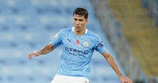 Pep Guardiola menilai Rodrigo Hernandez adalah gelandang bertahan terbaik di dunia saat ini