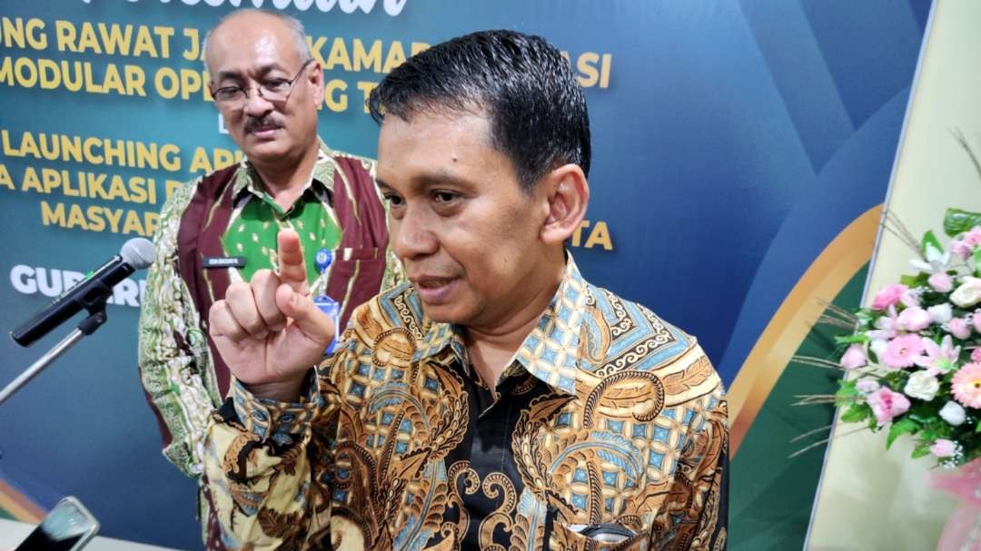 Kadinkes Jatim, Prof Erwin Astha Triyono. (Foto: Fariz Yarbo/Ngopibareng.id)